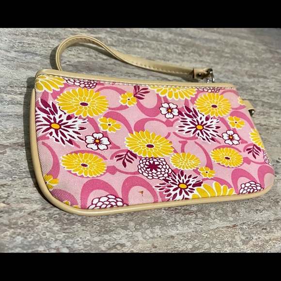 Coach wristlet with floral design - Picture 2 of 12